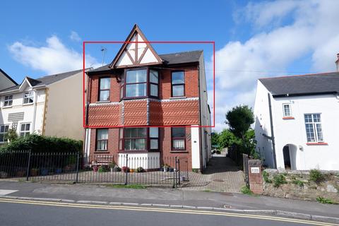 2 bedroom flat for sale, Flat 3, 9 Elm Grove Road, Dinas Powys, Vale of Glamorgan. CF64 4AA