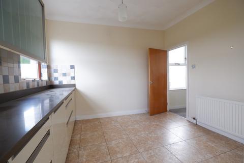 2 bedroom flat for sale, Flat 3, 9 Elm Grove Road, Dinas Powys, Vale of Glamorgan. CF64 4AA