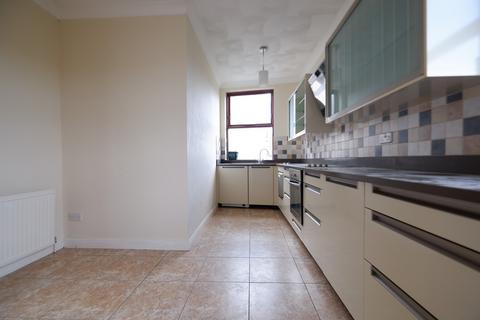 2 bedroom flat for sale, Flat 3, 9 Elm Grove Road, Dinas Powys, Vale of Glamorgan. CF64 4AA