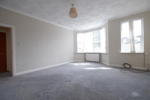 2 bedroom flat for sale, Flat 3, 9 Elm Grove Road, Dinas Powys, Vale of Glamorgan. CF64 4AA