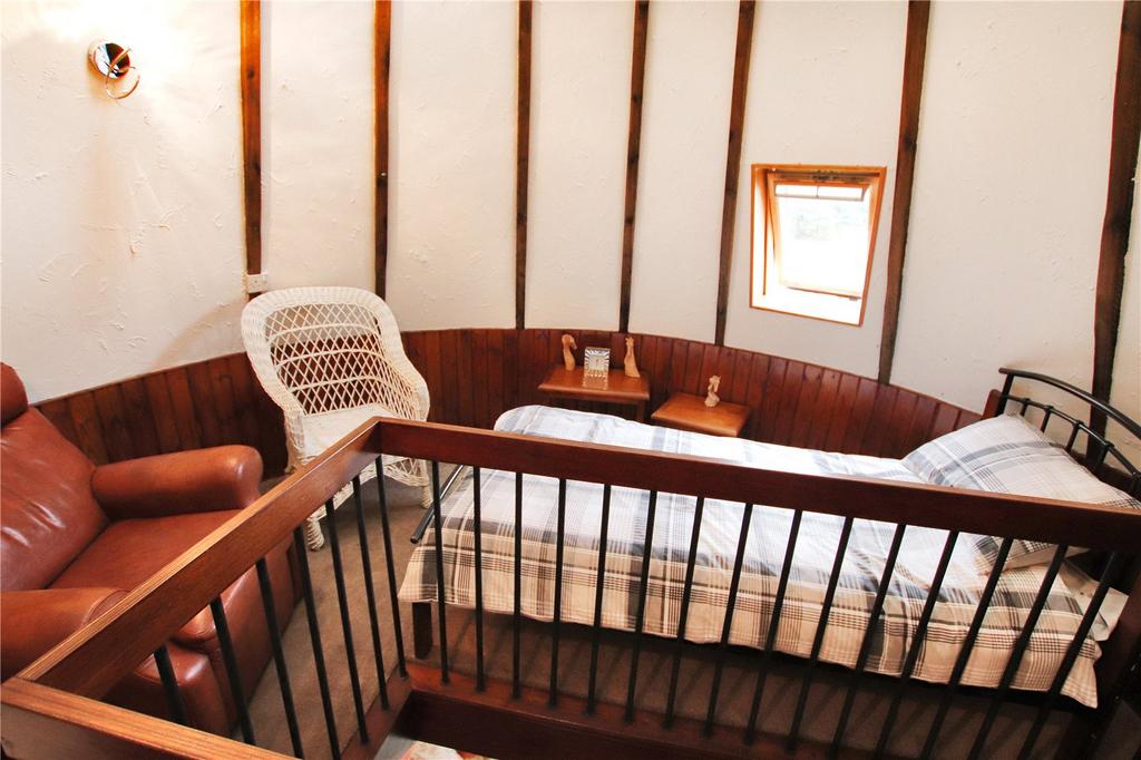 Bed 4 / Oast Room