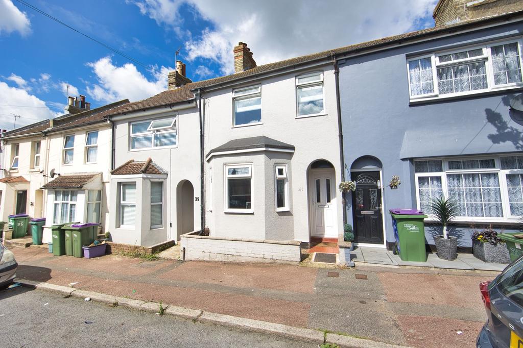 Walton Road, Folkestone, CT19 2 bed terraced house for sale £215,000