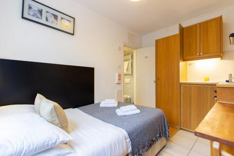 Studio to rent, North Gower Street, Euston, London, NW1