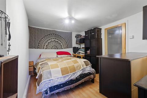 1 bedroom apartment to rent, Wallwood Road, London, E11