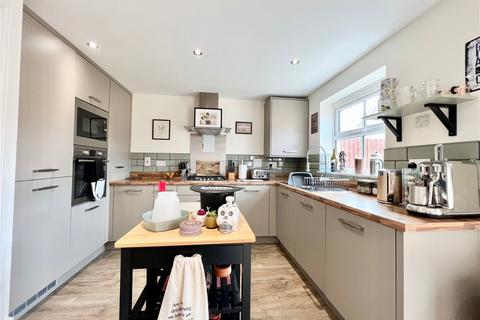 4 bedroom townhouse for sale, Newton Kyme, Tadcaster, St Andrews Walk, LS24