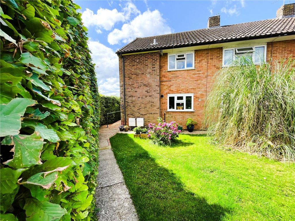 Tallents Crescent, Harpenden, Hertfordshire 2 bed maisonette for sale ...