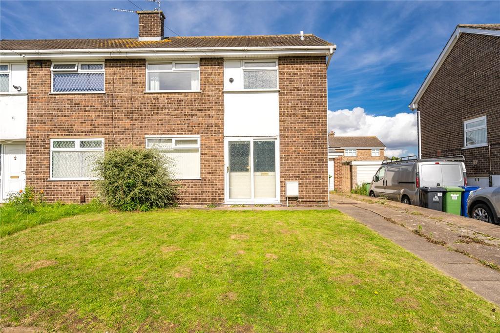 Broadway, Grimsby, Lincolnshire, DN34 3 bed semidetached house £145,000