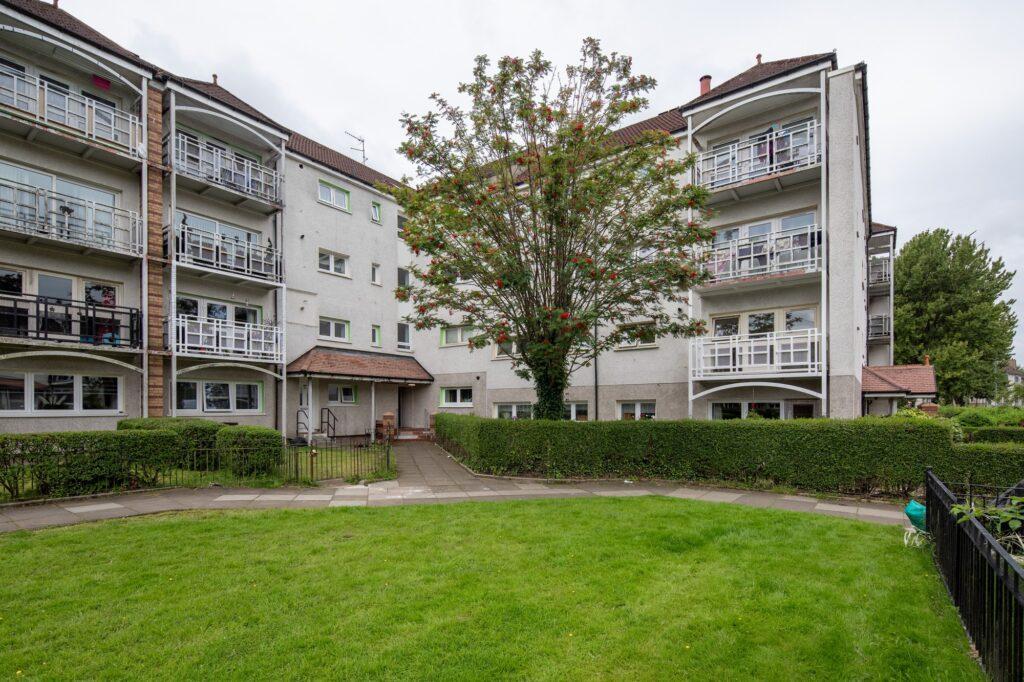 Skirsa Street, Cadder, Glasgow 2 bed flat for sale £60,000