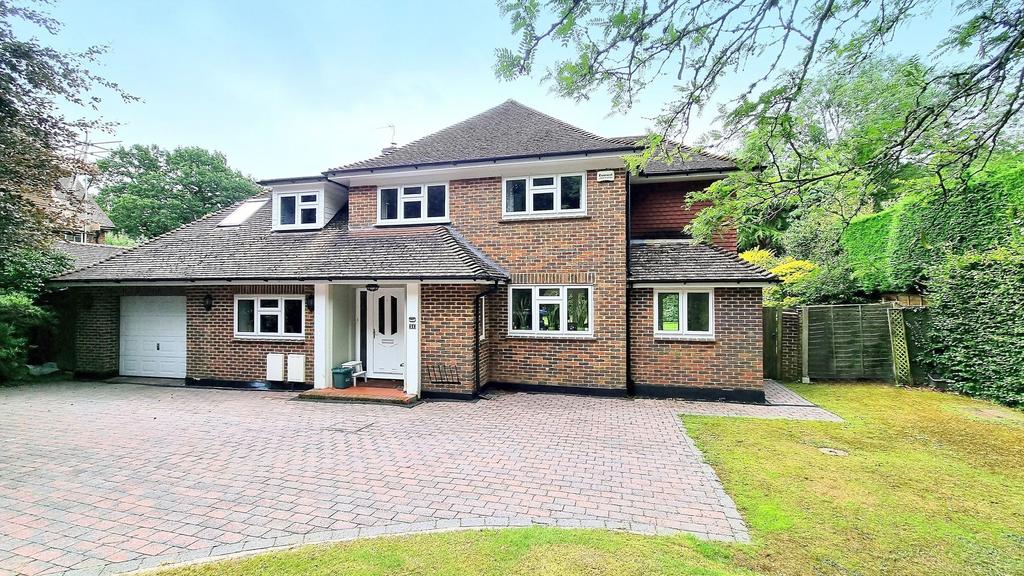 Brook Lane, Lindfield, RH16 4 bed detached house for sale £1,275,000