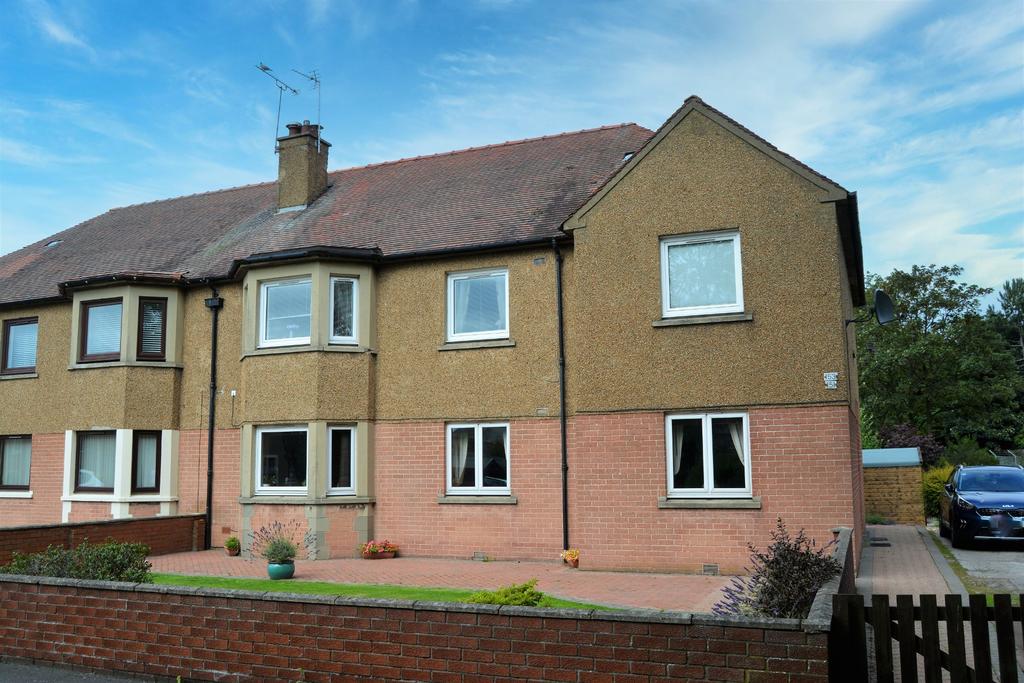 Oswald Avenue, Grangemouth, Stirlingshire, FK3 9AY 3 bed flat for sale