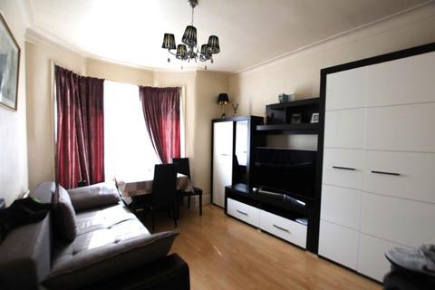 1 bedroom flat for sale, Forest Gardens, Bruce Grove, London, N17