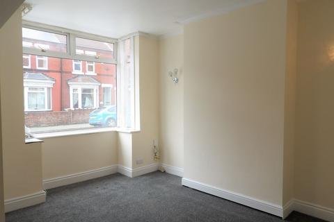 3 bedroom terraced house to rent, West End Avenue, Bentley, Doncaster, DN5