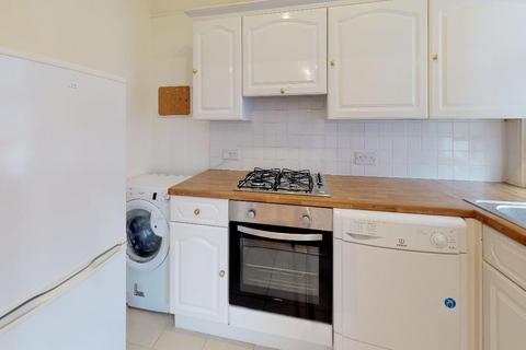 2 bedroom flat to rent, Burstock Road, London SW15