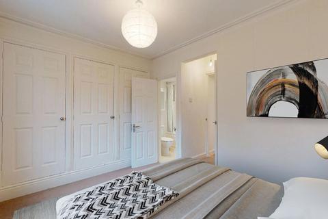 2 bedroom flat to rent, Burstock Road, London SW15