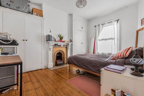184a Battersea Park Road, London, SW11 4ND