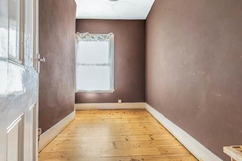 184a Battersea Park Road, London, SW11 4ND