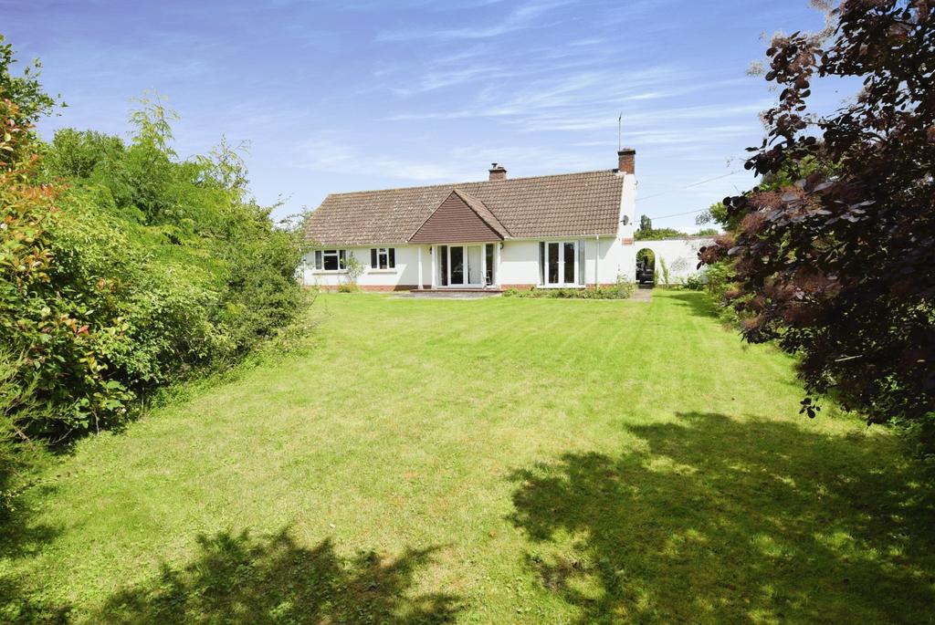 Hackthorne Road, Durrington, Salisbury 3 bed detached bungalow for sale