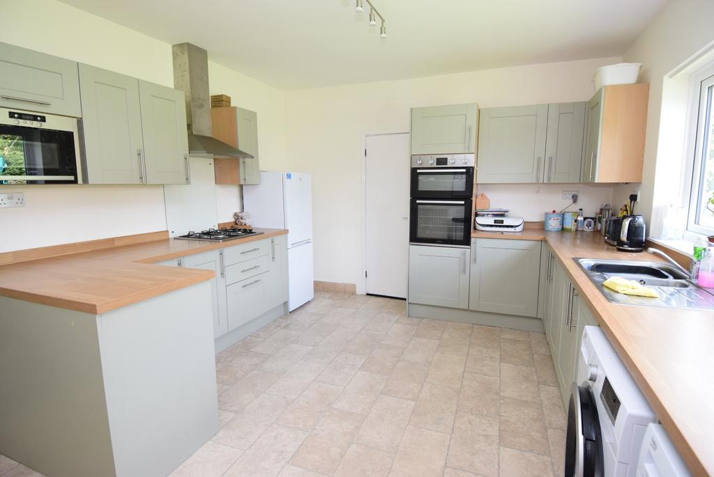 Hackthorne Road, Durrington, Salisbury 3 bed detached bungalow for sale
