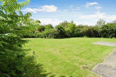 Highbank Hackthorne Road, Durrington, Salisbury, SP4 8AS