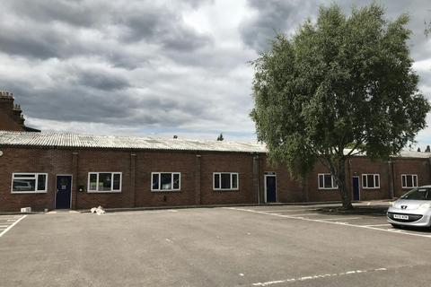 Industrial unit to rent - Industrial Unit, Kingsholm Business Park, St Catherine Street, Gloucester, GL1 2BX
