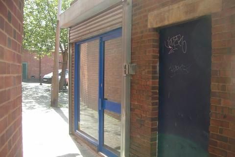 Retail property (high street) to rent, High st, Stourbridge, West Midlands, DY8