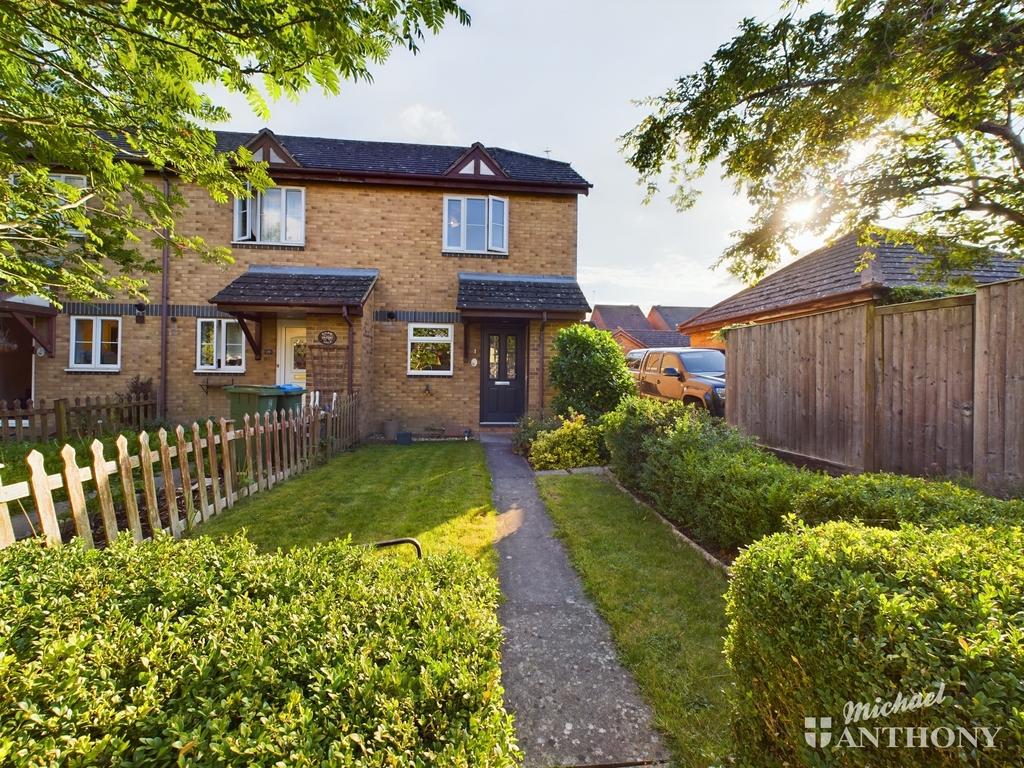 Lark Vale, Aylesbury, Buckinghamshire 2 bed end of terrace house for