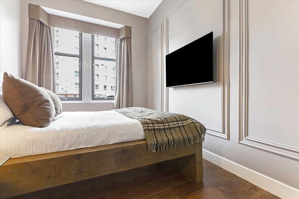 Bedroom One (2)