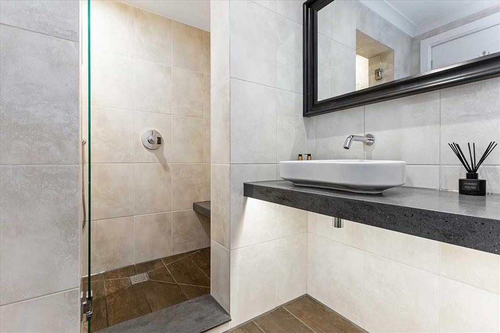 Shower Room (1)