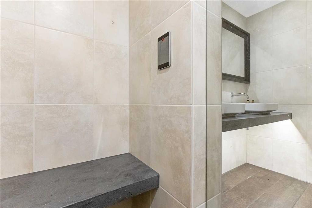 Shower Room (2)