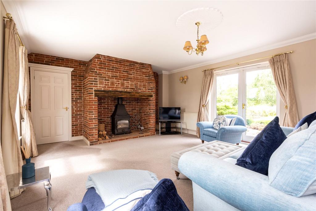 Bulmer Street, Bulmer, Sudbury, Essex, CO10 4 bed detached house for
