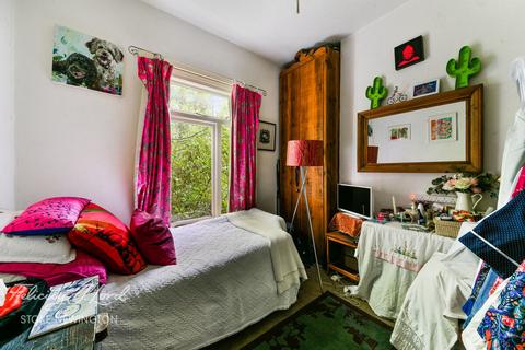 64 Reighton Road, London, E5 8SG
