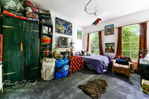 64 Reighton Road, London, E5 8SG