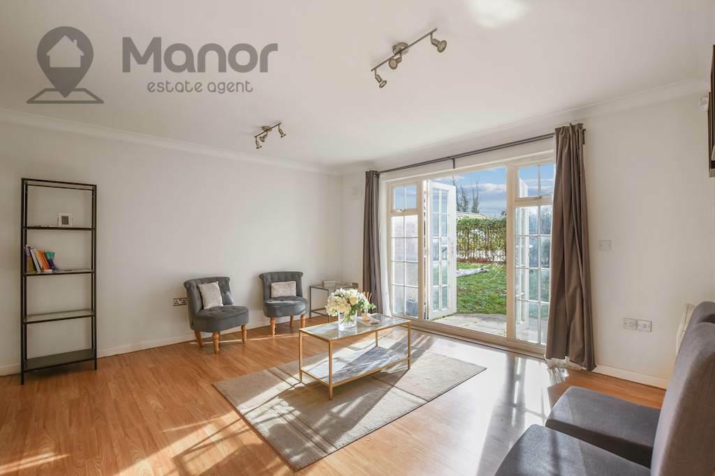 Queensberry Place, Manor Park, E12 6UW 2 bed flat £1,850 pcm (£427 pw)