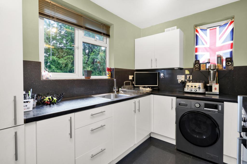 Thornbury Road, Osterley, TW7 2 bed for sale £395,000