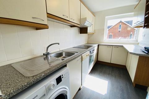 2 bedroom flat to rent, Parsonage Court, Heaton Moor, SK4