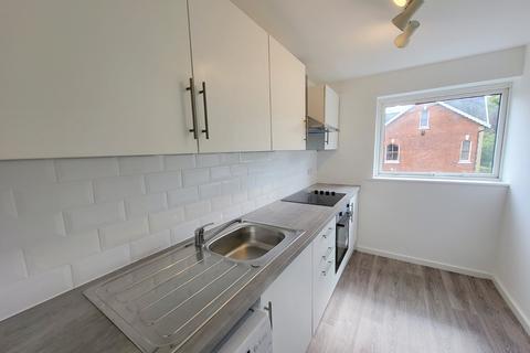 2 bedroom flat to rent, Parsonage Court, Heaton Moor, Stockport, SK4