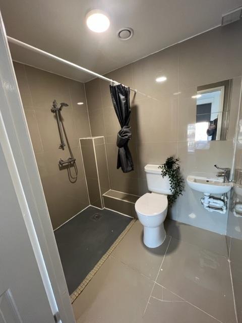 Ensuite In Bedroom D