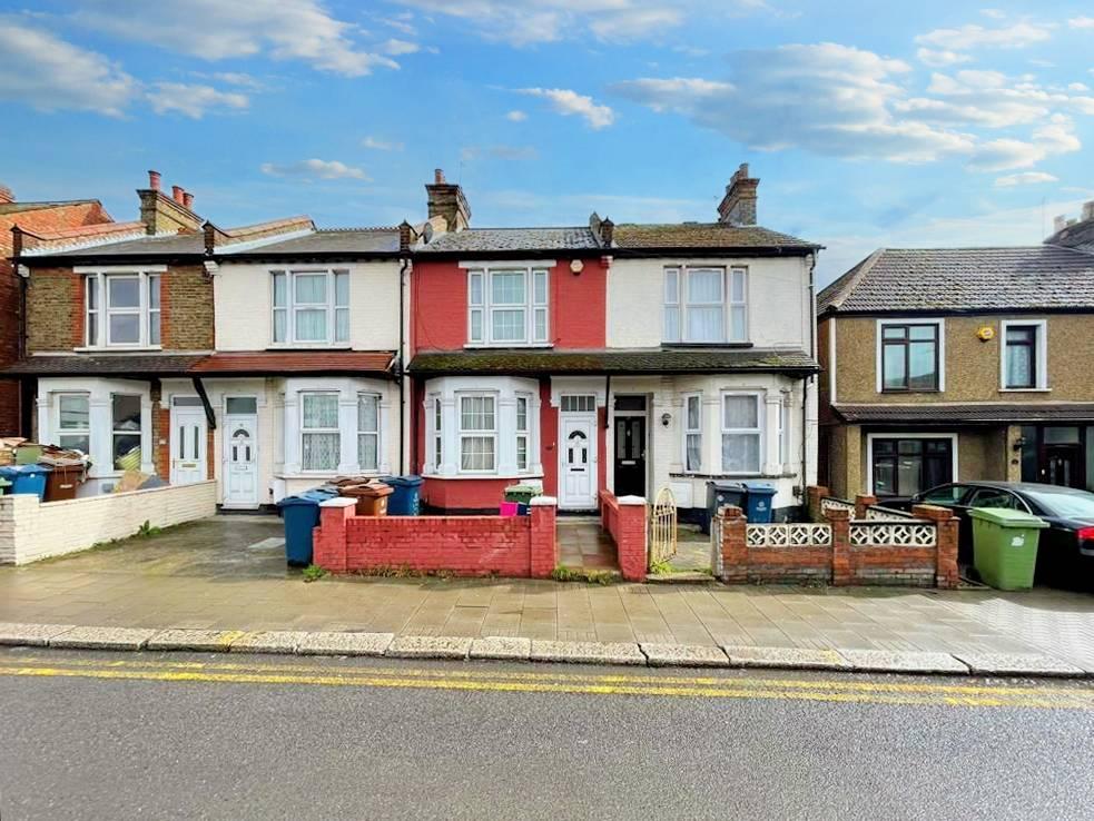 Byron Road, Harrow HA1 1 bed terraced house £2,650 pcm (£612 pw)