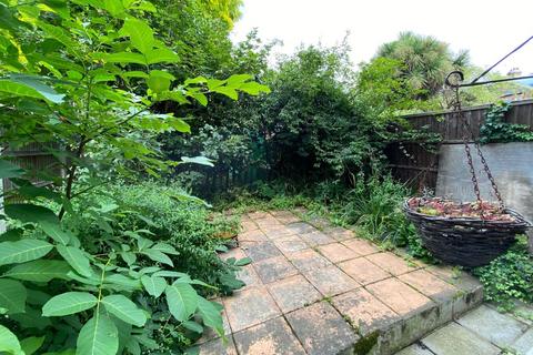 11 Trevelyan Road, London, SW17 9LS