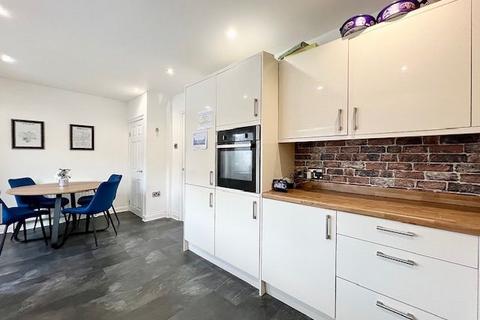 34 Brookside, Collingham, Wetherby, LS22 5AN