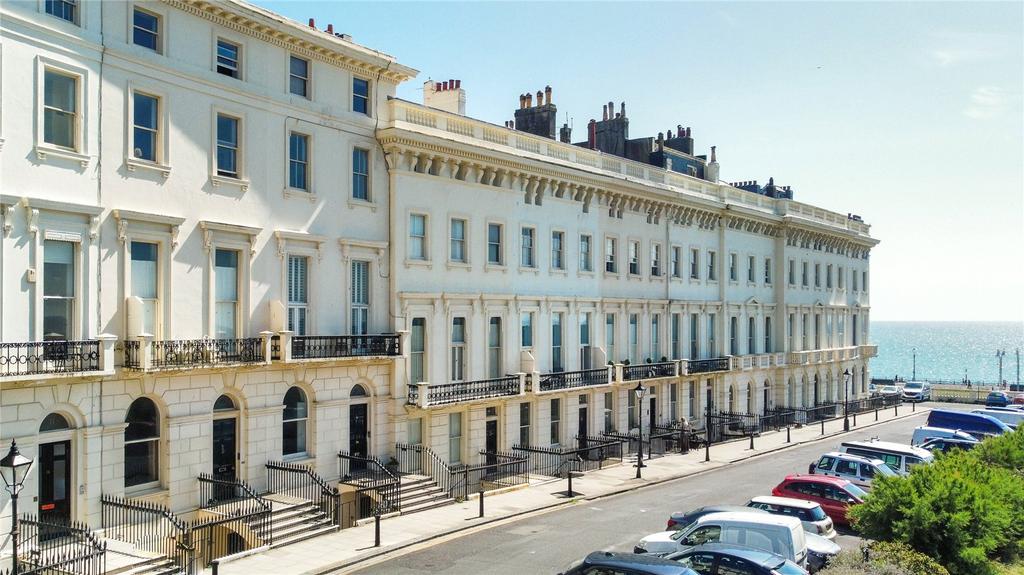 Adelaide Crescent, Hove, BN3 1 bed apartment for sale £400,000