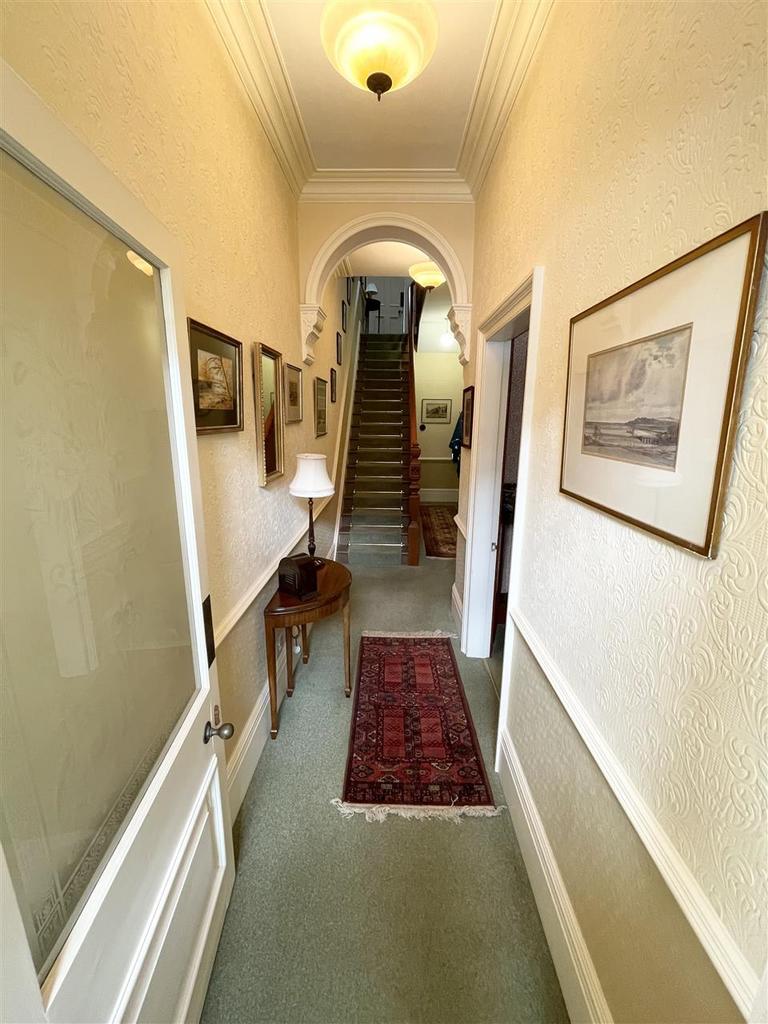 Entrance lobby/hall
