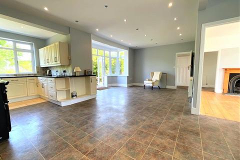 9 Greywethers Avenue, Swindon, SN3 1QG