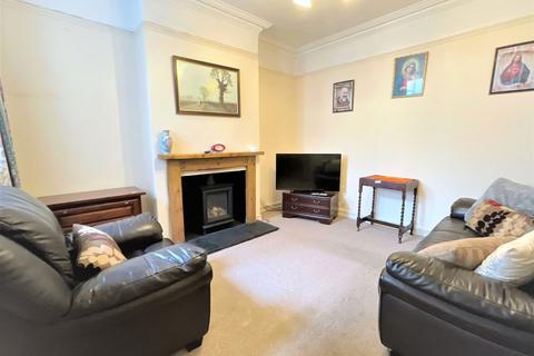 194 County Road, Swindon, SN1 2DY
