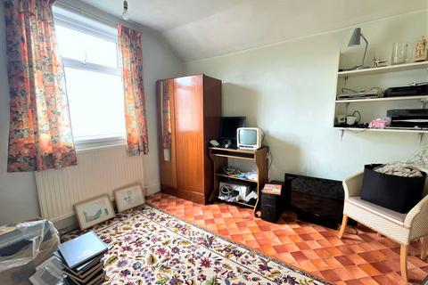194 County Road, Swindon, SN1 2DY