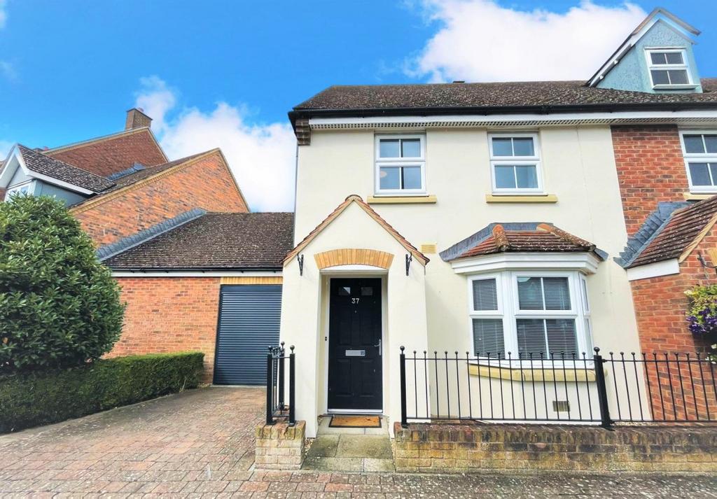 Wroughton, Swindon SN4 3 bed end of terrace house for sale £310,000