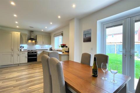 32 Freeman Crescent, Wroughton, Swindon, SN4 9BQ