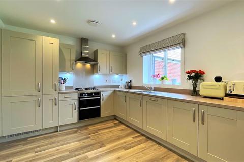 32 Freeman Crescent, Wroughton, Swindon, SN4 9BQ