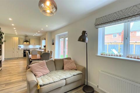 32 Freeman Crescent, Wroughton, Swindon, SN4 9BQ