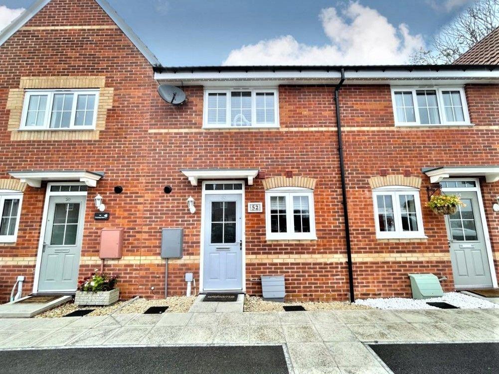 Blunsdon St. Andrew, Swindon SN25 2 bed terraced house for sale £265,000